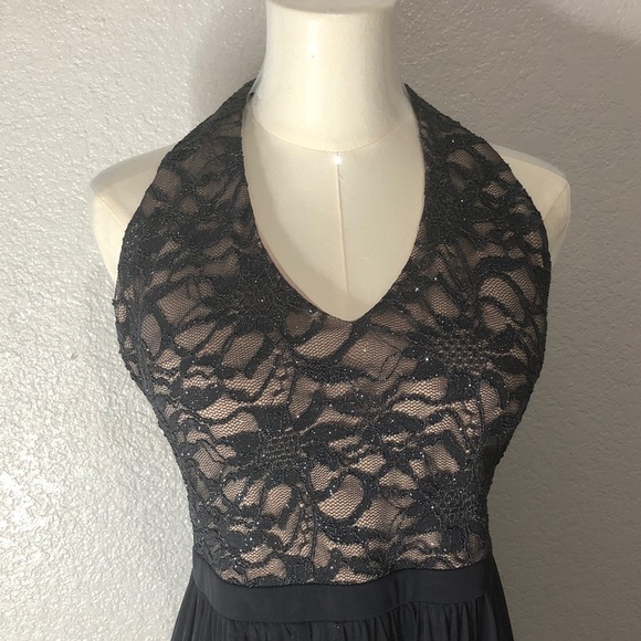Elegant Grey Lace Halter Dress - Picture 2 of 14